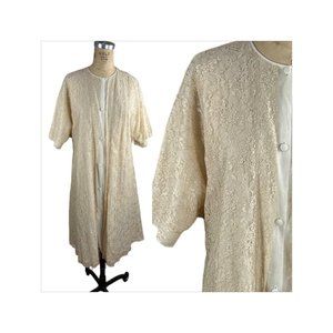 1950s ivory lace and nylon robe by Vanity Fair Size M/L. VFG